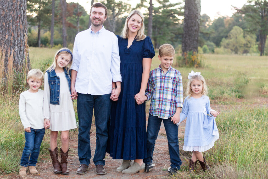 Hoover, Vestavia, Homewood, Mountain Brook, Pelham, Helena, Alabaster, Birmingham Alabama Photographer.  Fall Family Photos.  Family Photographer