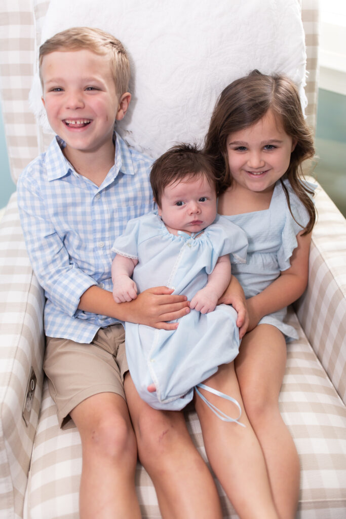 Newborn Photographer.  Hoover, Vestavia, Homewood, Mountain Brook, Helena, Alabaster, Chelsea, Birmingham, Alabama.  LIfestyle Newborn session.  Newborn Photography. 
