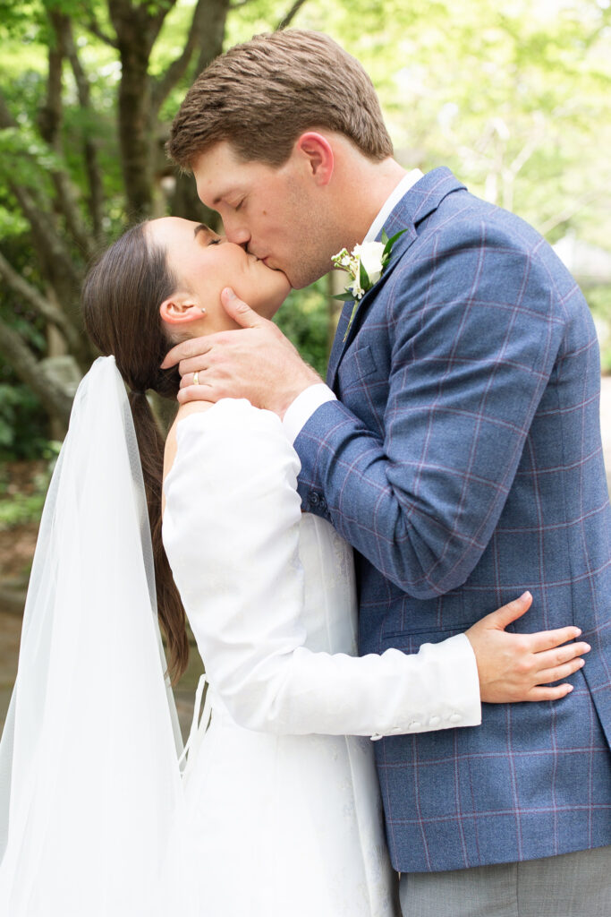 Photographer for Small Weddings in the birmingham Alabama area. Birmingham, Hoover, Vestavia, Homewood, Mountain Brook, Alabama