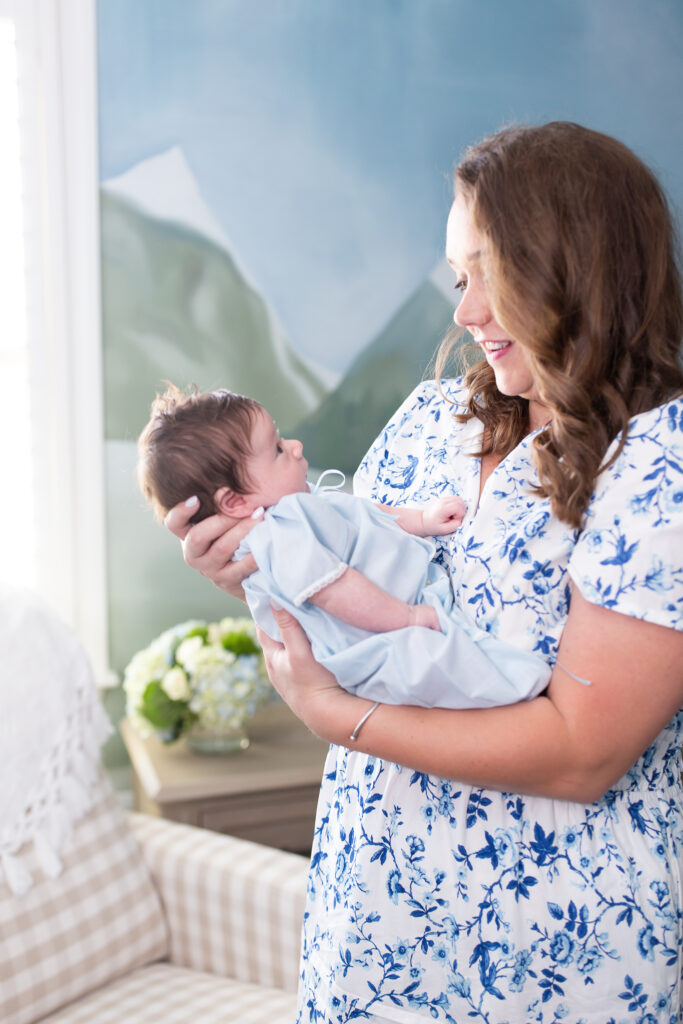 Newborn Photographer.  Hoover, Vestavia, Homewood, Mountain Brook, Helena, Alabaster, Chelsea, Birmingham, Alabama.  LIfestyle Newborn session.  Newborn Photography. 