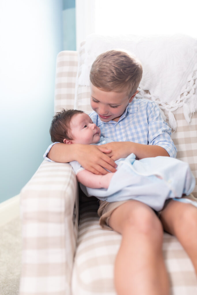Newborn Photographer.  Hoover, Vestavia, Homewood, Mountain Brook, Helena, Alabaster, Chelsea, Birmingham, Alabama.  LIfestyle Newborn session.  Newborn Photography. 
