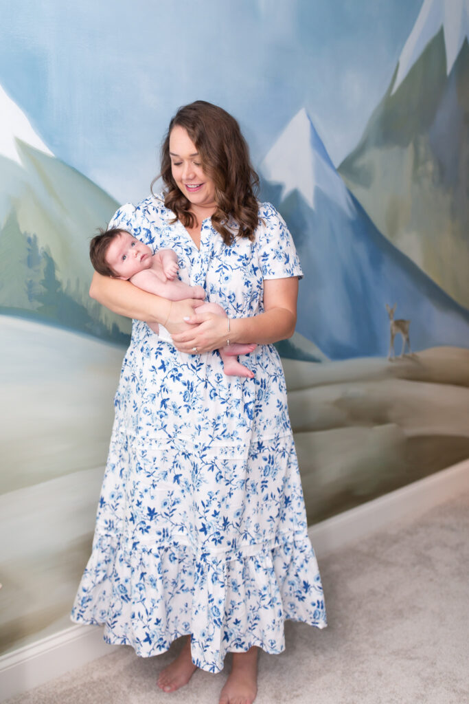 Newborn Photographer.  Hoover, Vestavia, Homewood, Mountain Brook, Helena, Alabaster, Chelsea, Birmingham, Alabama.  LIfestyle Newborn session.  Newborn Photography. 