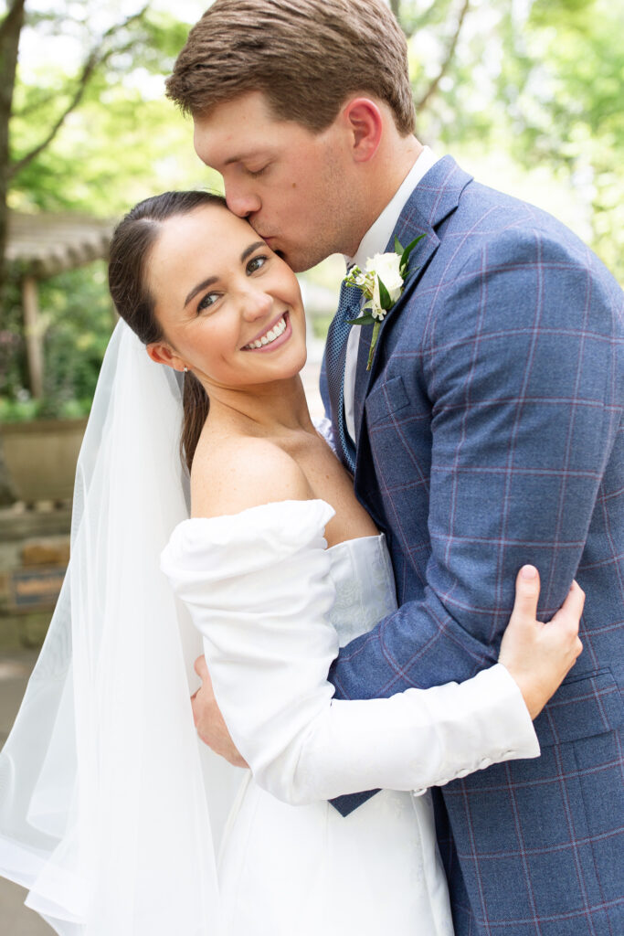 Photographer for Small Weddings in the birmingham Alabama area. Birmingham, Hoover, Vestavia, Homewood, Mountain Brook, Alabama