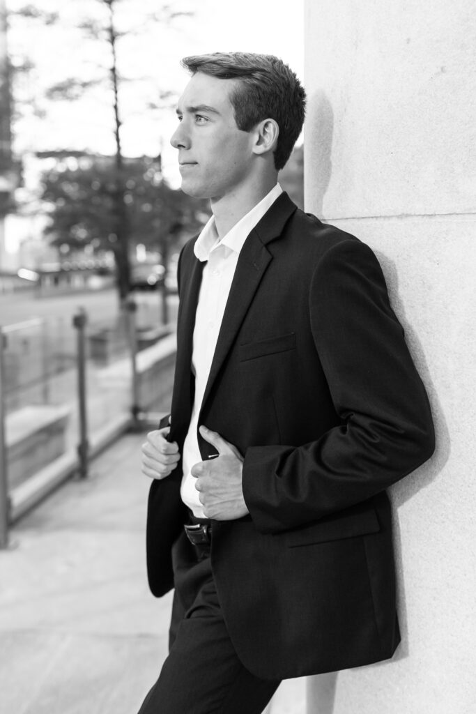 Downtown Senior Portraits for Guys. Classy Editorial Style Senior Photos in Downtown Birmingham, Alabama.
Hoover, Vestavia, Homewood, Mountain Brook, Helena, Pelham, Alabaster, Birmingham, Alabama.