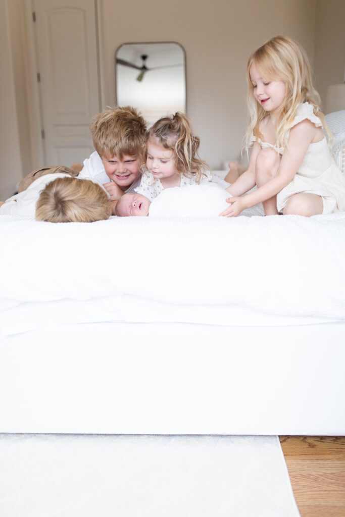 Lifestyle Newborn Photographer in Birmingham, Alabama. 
Hoover, Vestavia, Homewood, Mountain Brook, Pelham, Alabaster, Helena, Chelsea, Birmingham, Alabama.
Photographer