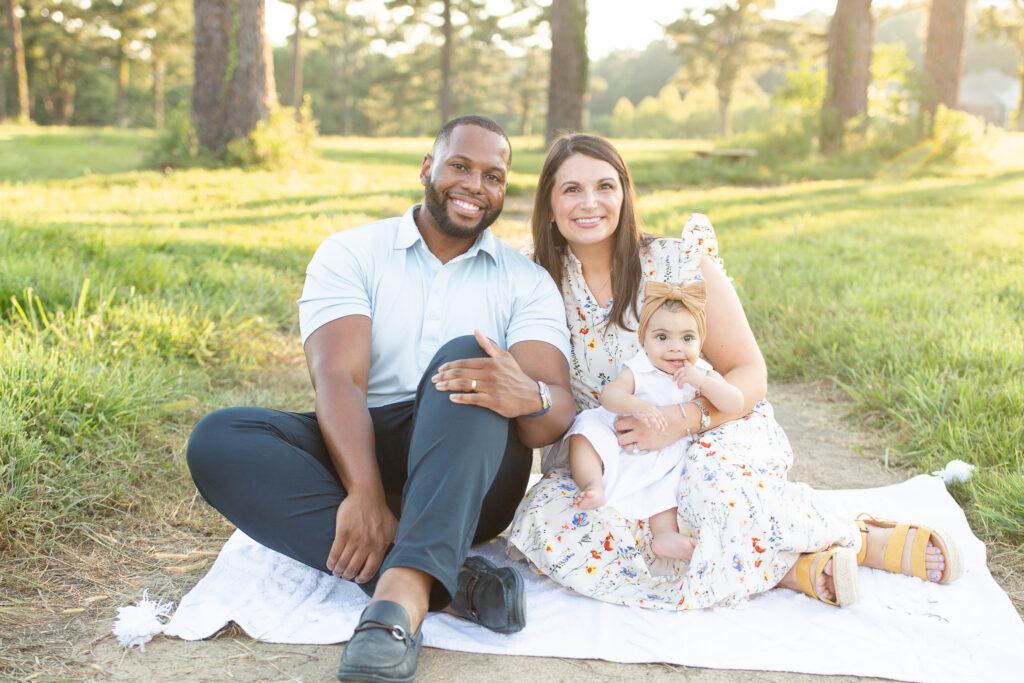 Family PHotographer in Birmingham, alabama . Hoover alabama photographer.  Newborn Photgrapher.  Motherhood photographer