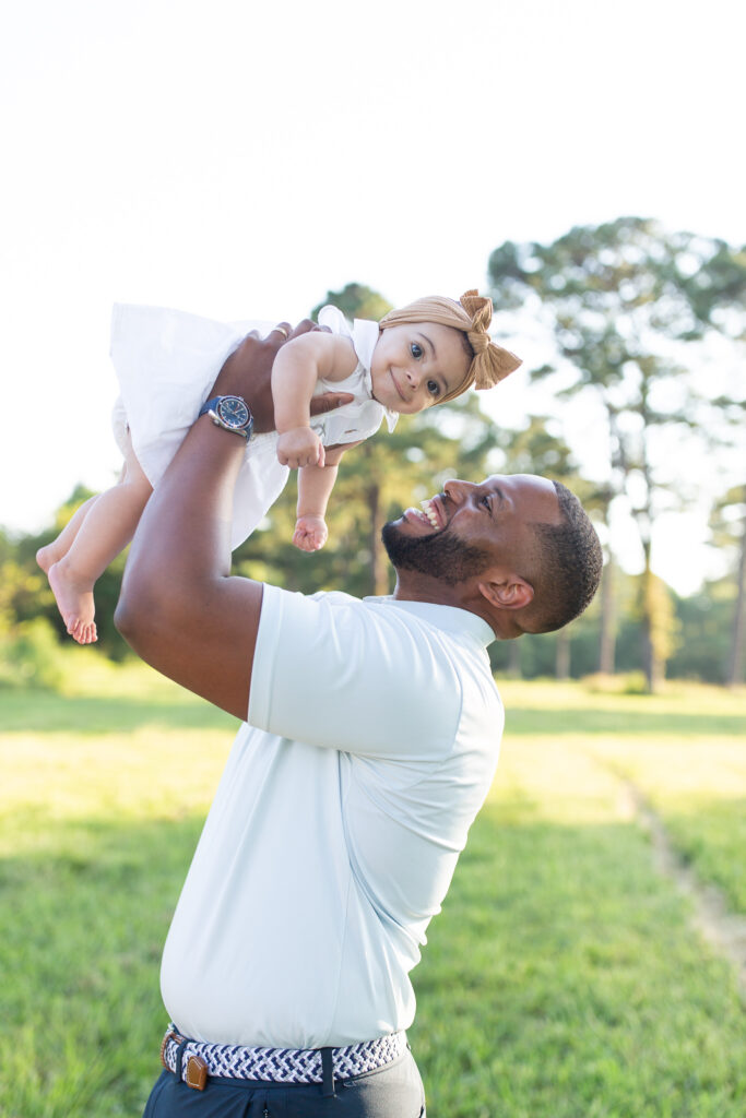 Family PHotographer in Birmingham, alabama . Hoover alabama photographer.  Newborn Photgrapher.  Motherhood photographer
