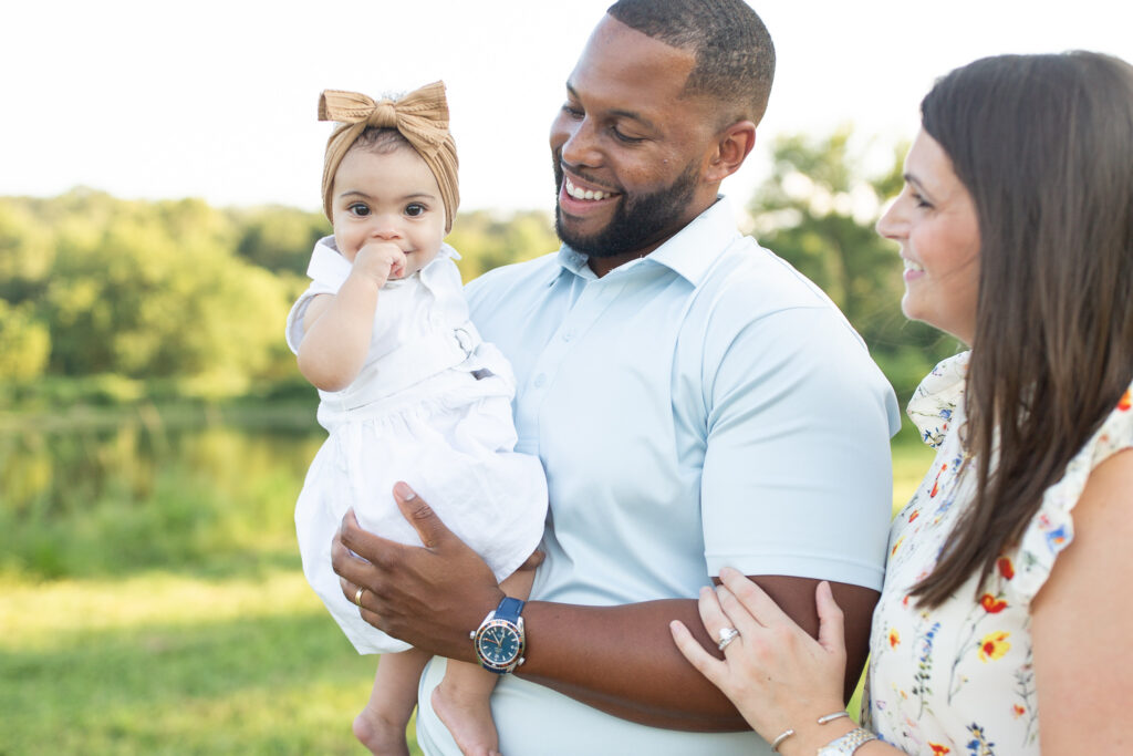Family PHotographer in Birmingham, alabama . Hoover alabama photographer.  Newborn Photgrapher.  Motherhood photographer
