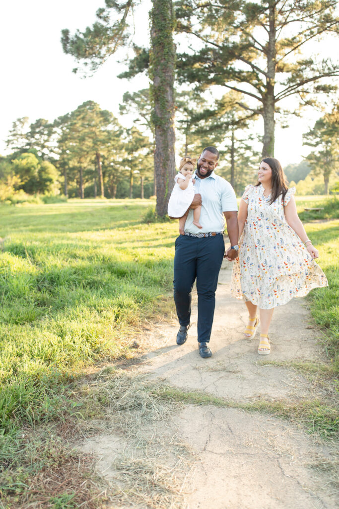 Newborn Photographer in Birmingham, alabama.  Baby photographer in hoover, alabama.  baby portraits. Birmingham moms,
