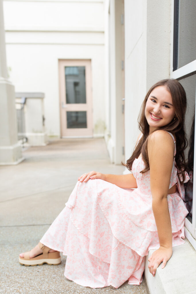 Senior Photo Sessions in Birmingham, Alabama.  Hoover, Vestavia, Homewood, Mountain Brook, Pelham, Helena, Alabaster Birmingham, Alabama.  Senior Photographer