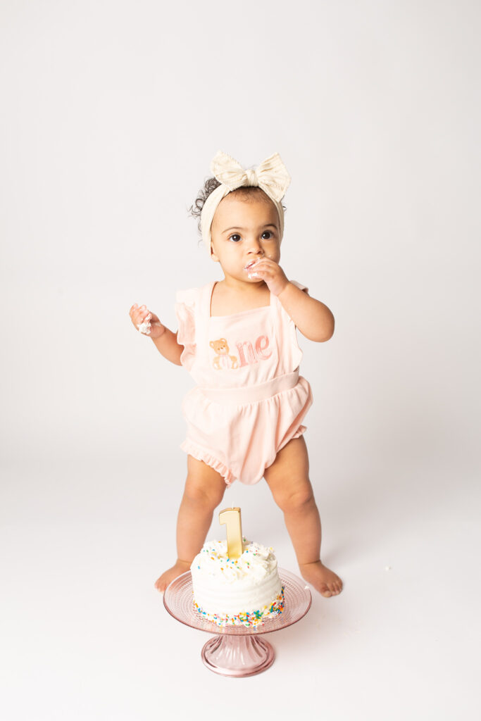 1st birthday photos in Birmingham, Alabama. Birthday party photographer