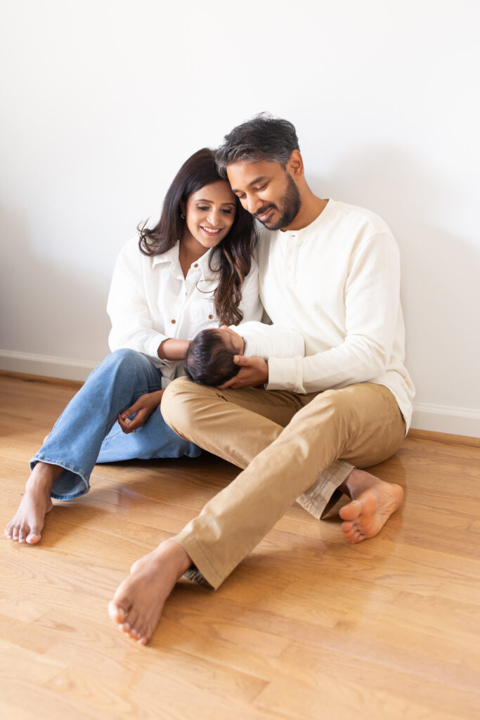 Birmingham Alabama Newborn PHotographer.  IN home newborn sessions.  Newborn photos in HOover, alabama