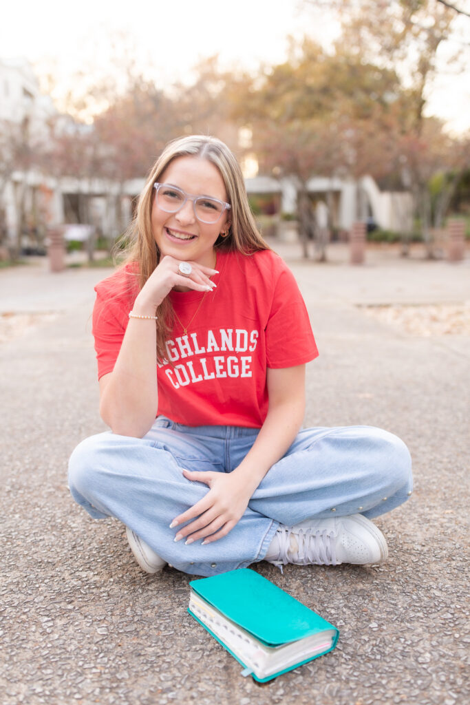 Birmingham, Alabama High School Senior Portrait Photographer.  Spain Park High School, Hoover High School, Vestavia Hills High School, Homewood High School, Mountain Brook High School, Oak Mountain High School, Chelsea High School, John Carol High School, Briarwood Christian School, Pelham High School, Helena High School, Thompson High School.  Senior Photos
Highlands College Photographer