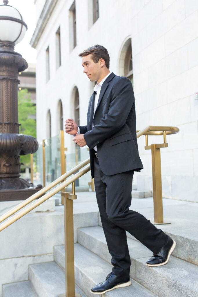 Birmingham, Alabama High School Senior Portrait Photographer.  Spain Park High School, Hoover High School, Vestavia Hills High School, Homewood High School, Mountain Brook High School, Oak Mountain High School, Chelsea High School, John Carol High School, Briarwood Christian School, Pelham High School, Helena High School, Thompson High School.  Senior Photos