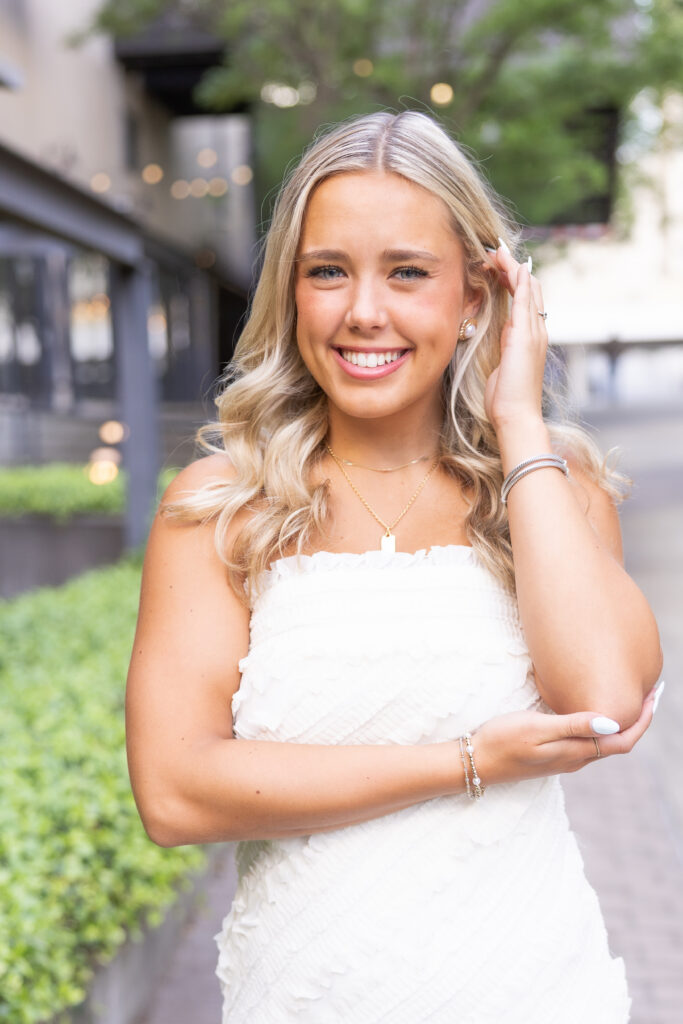 Spain Park High School, Hoover High School, Vestavia Hills High School, Helena High School, Oak Mountain High School, Pelham High School, Thompson High School, Homewood High School, Mountain Brook High School, Chelsea High School, Briarwood Christian School, Senior Portrait Photographer.  Senior Photos in Birmingham Alabama